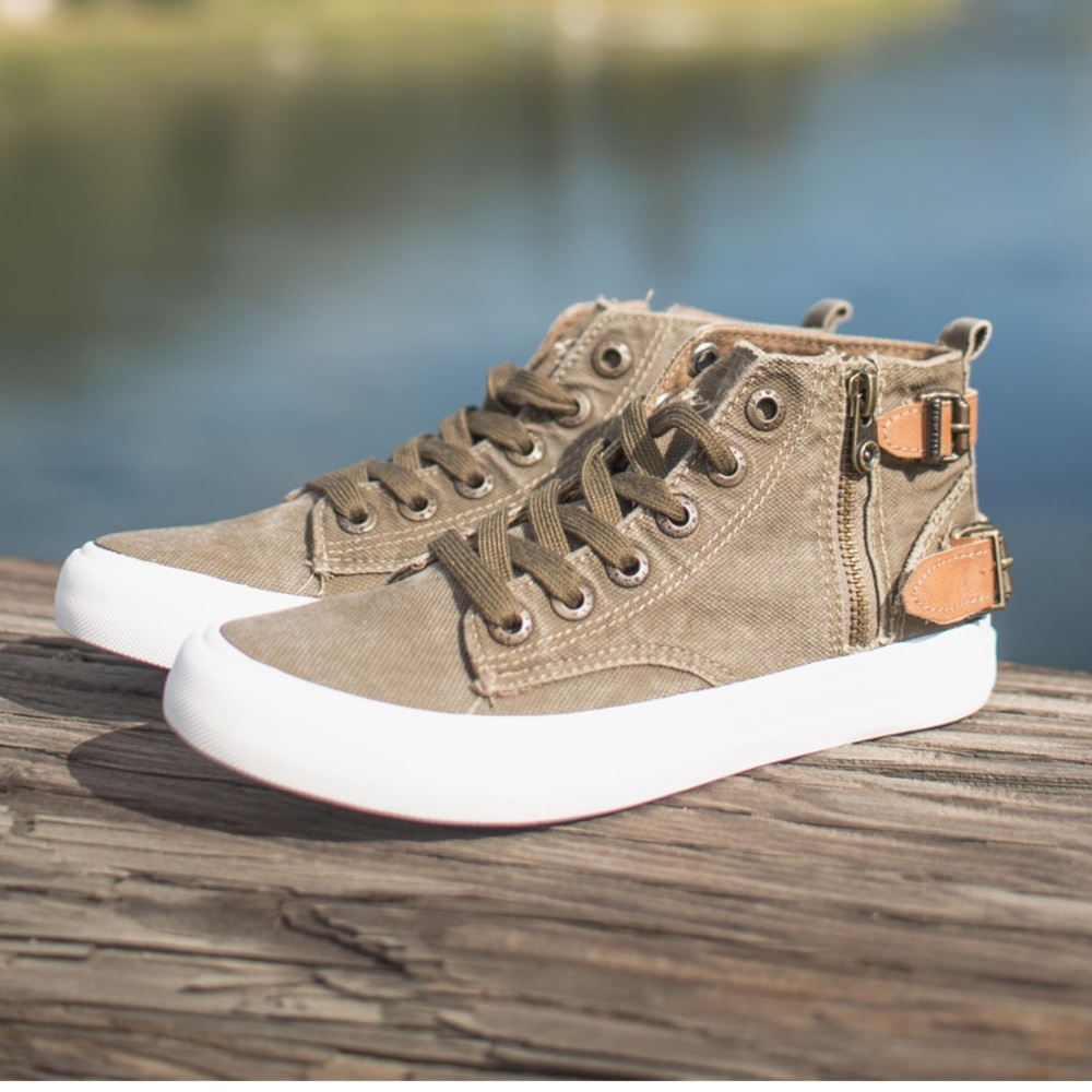 EUC Blowfish Moxie Hightop Sneaker